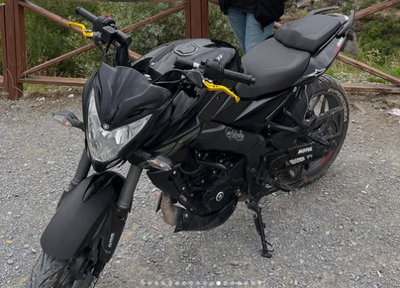 Pulsar NS200 Ön Görünüm